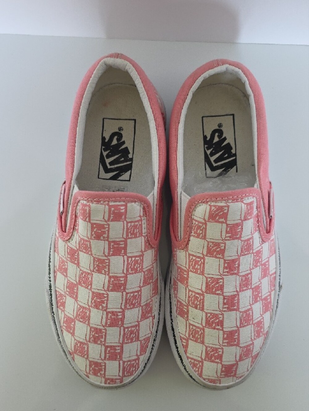 VANS OFF THE WALL(5) Pink and White Checker Slip-On Sneakers - Picture 2 of 9